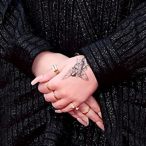 Billie Eilish Got a Hand Tattoo — See Photos | Teen Vogue