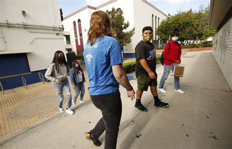 An alarming 7% of LAUSD high schoolers back at open campuses - Los ...