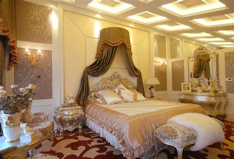 35 Gorgeous Bedroom Designs With Gold Accents