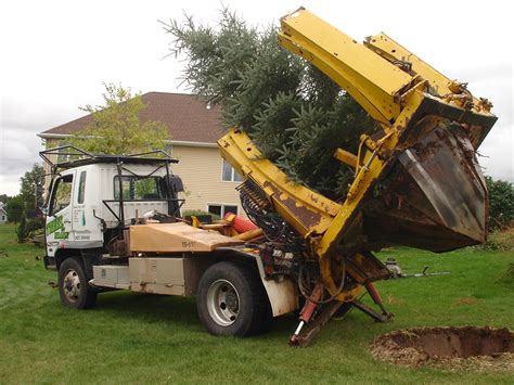 60″ Truck Spade – Trees By Brady – Brady Bennett – Winchester, WI