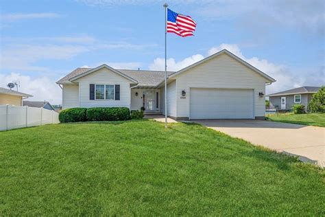 2330 31st St SW, Cedar Rapids, IA 52404 | Zillow