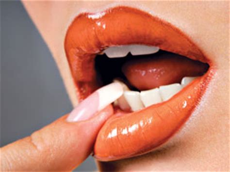 Top 5 Best Lip Gloss Brands - Boldsky.com