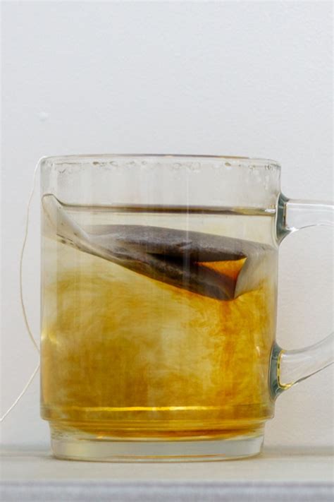 Tea Bag Science - Should You Dunk or Steep Your Tea Bag? - FoodCrumbles