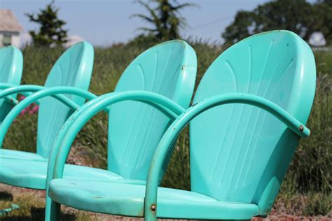 Summer Seats My Grandma Siler had a bunch on her front porch. I loved ...