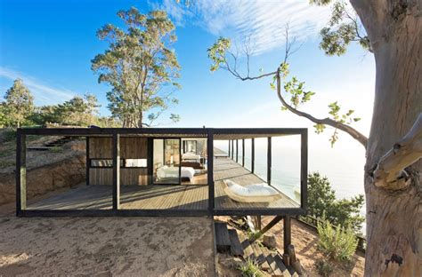 15 Hillside Homes That Know How To Embrace The Landscape