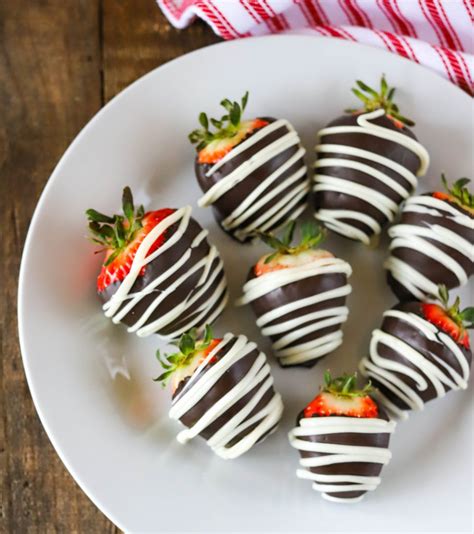 Chocolate Covered Strawberries With White Chocolate Drizzle - So Yum!