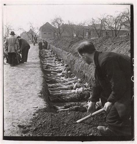 More Nordhausen Concentration Camp: The long pitiful line of dead in ...