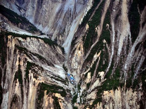 Images of landslides from the Wenchuan Earthquake - The Landslide Blog - AGU Blogosphere