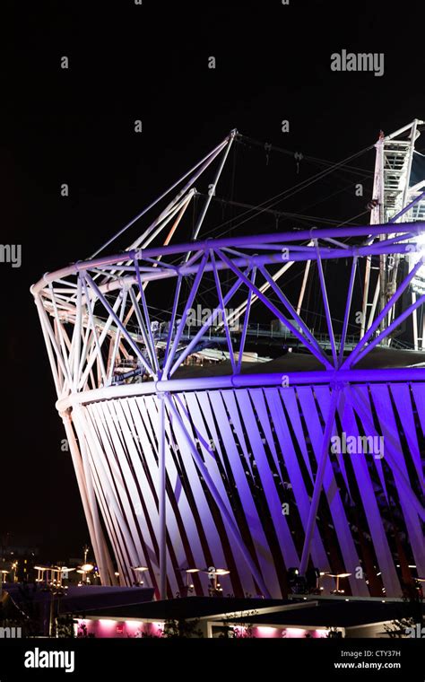 Olympic stadium london night hi-res stock photography and images - Alamy