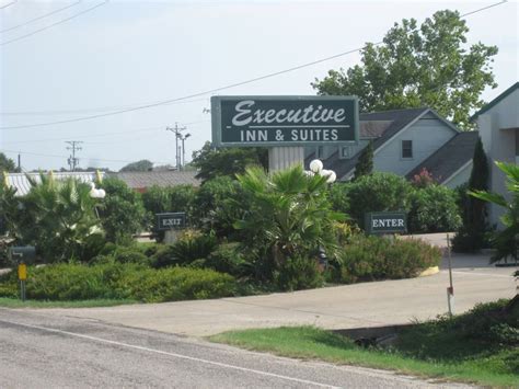 Executive Inn - A Hotel in Schulenburg TX is just a host of convenient amenities at a great ...