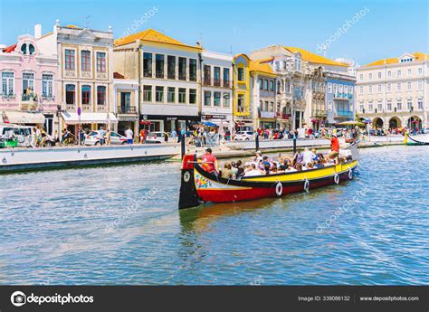 Traditional Boats Canal Aveiro Portugal Colorful Houses Colorful ...