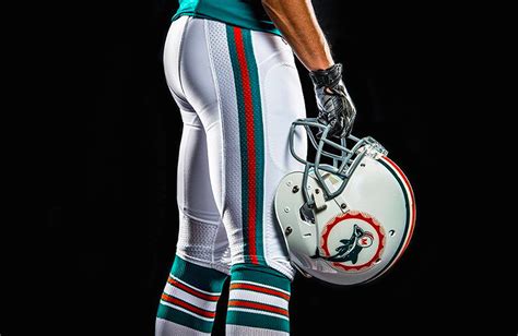 Miami Dolphins Beat New England Patriots, Wear Insanely Nice Throwback ...