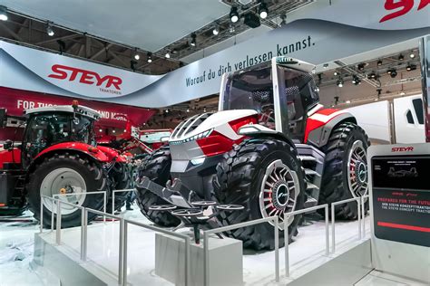 STEYR Konzept Hybrid Tractor Boasts Five Electric Motors and a Matching Drone - TechEBlog