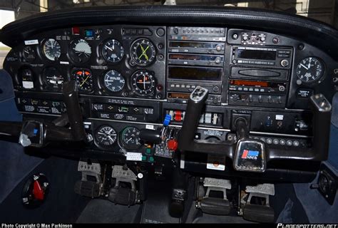 Standard cockpit lay out of piper Warrior 11 Piper, Car Radio, Aviation, Aircraft, Diagram ...