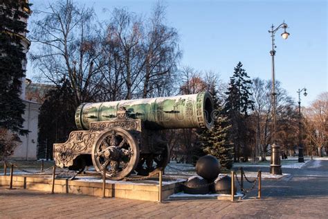 The Tsar Cannon in the Moscow Kremlin Editorial Photo - Image of snow ...