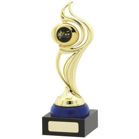 Award Trophy at Rs 1100 | Winner Trophy in Kalyan | ID: 14562520497