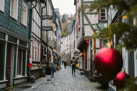 Monschau Christmas Market 2024 | Dates, Hotels & More - Christmas Markets in Europe