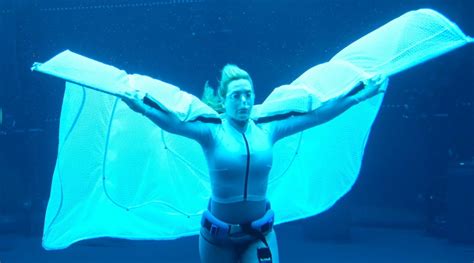 Kate Winslet’s underwater photo from Avatar sequel set is breathtaking ...