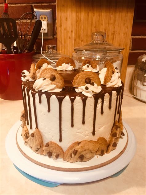 Chocolate Chip Birthday Cake for my cookie obsessed SO! : r/cakedecorating