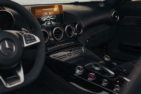 Rent Mercedes-AMG GT C Roadster Dubai - Sports Car Rental 24/7 | Octane