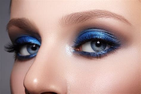 The 10 Best Eyeshadows for Blue Eyes in 2024 - Beauty Mag