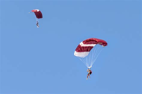 Fotos gratis : deporte extremo, paracaídas, Parapente, equipo deportivo ...