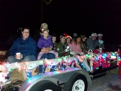 Hurley celebrates holidays with annual hayride - Silvercity Daily Press