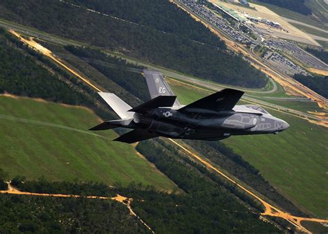 In Images: Vertical-Flight Military Planes Take Off | Live Science