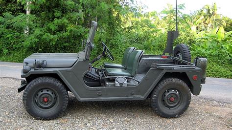 gearheads: Fully-Restored M151 Jeep