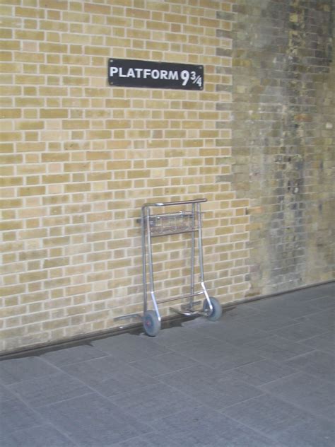 platform 9 3/4 in kings cross station in london.