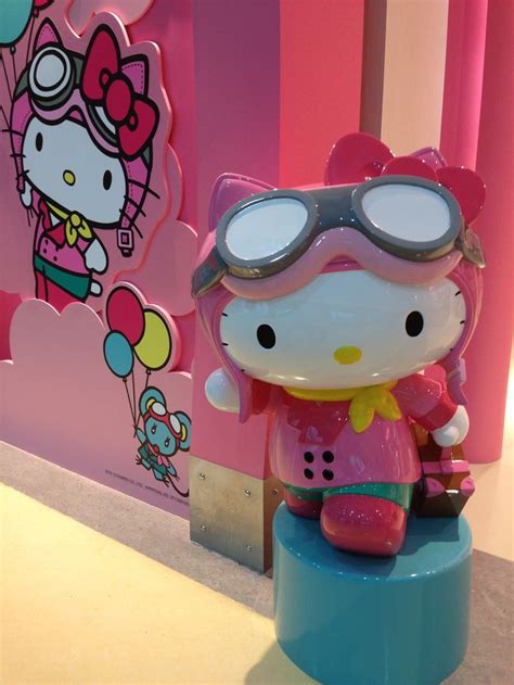 Hello Kitty at Taipei airport -- Dec 2013 (*^_^*) | Sanrio hello kitty, Hello kitty, Kitty