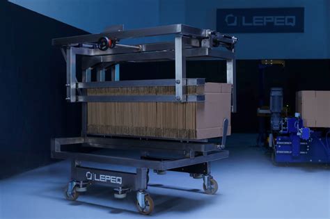 MEPEQ - QSpeed | Robotic palletizer & intralogistics applications