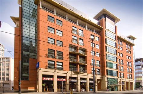 Premier Inn Manchester Central Hotel - Hotels in Manchester M2 3DW ...