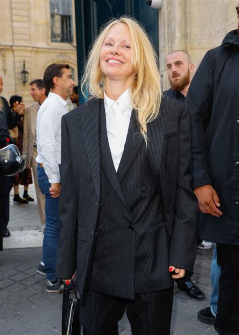 Pamela Anderson looks gorgeous going makeup-free at Paris Fashion Week