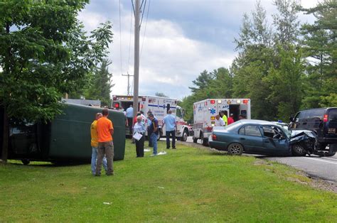 Car, inmate van crash in Altona | Local News | pressrepublican.com