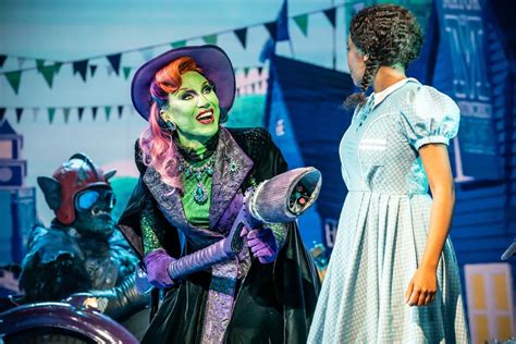 The Wizard Of Oz **** Edinburgh Playhouse: a dazzling take on a timeless story