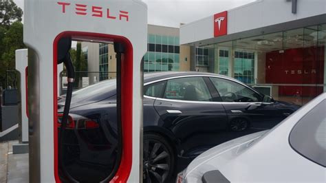 Tesla unveils first Australian supercharger locations - CNET