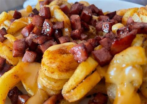 Batata frita com cheddar e bacon Receita por Vinicius Silva - Cookpad