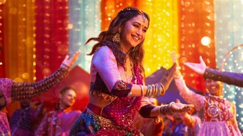 Maja Ma song Boom Padi: Madhuri Dixit returns in ‘dancing queen’ avatar. Watch | Bollywood ...