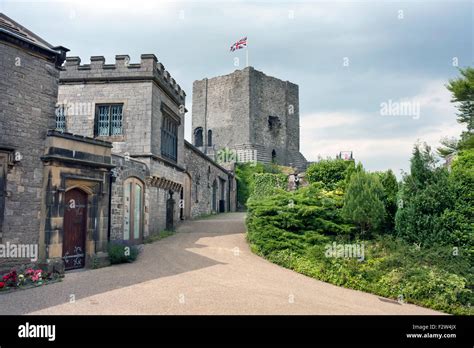 Clitheroe lancashire castle hi-res stock photography and images - Alamy