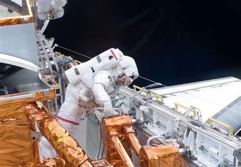 Hubble Telescope Repair Repair of hubble telescope (16 pics) - NewsArtikel