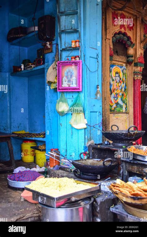 Indian Street Food, Varanasi, India Stock Photo - Alamy