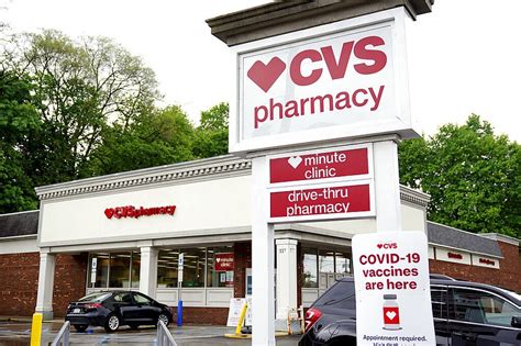 CVS Health to close hundreds of drugstores