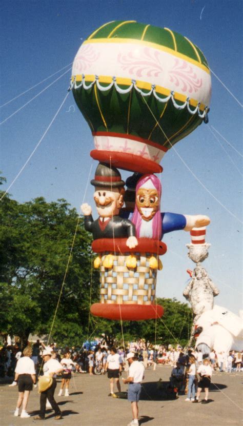 Hot Air Parade Balloon, Around the World in 80 Days - Fabulous Inflatables