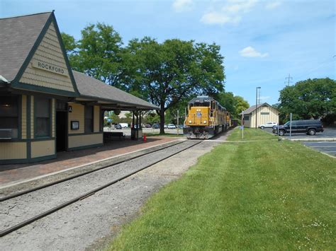 Towns and Nature: Rockford, IL: Trolley Depot, Trolley and UP/C&NW ...