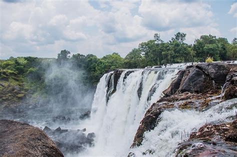 Premium Photo | Lumangwe falls on the kalungwishi river in northern zambia