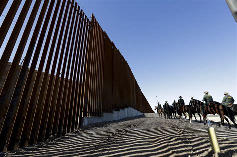 A look at the state of the wall on the US-Mexico border - NEWS 1130