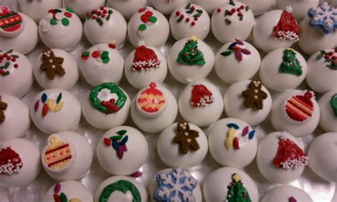 Cali Cakes: Christmas cake balls