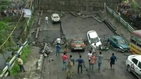 Majerhat bridge collapse in South Kolkata, West Bengal | News | Zee News