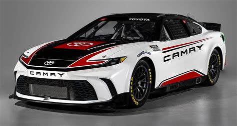 Toyota presentó el Camry XSE para la NASCAR Cup Series 2024